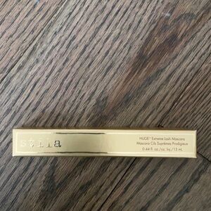 Stila HUGE™ Extreme Lash Mascara - Black (Huge) 0.44oz